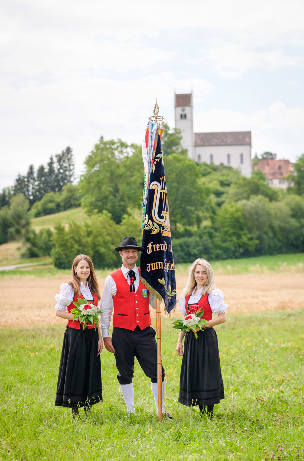 Fahnenbegleitung